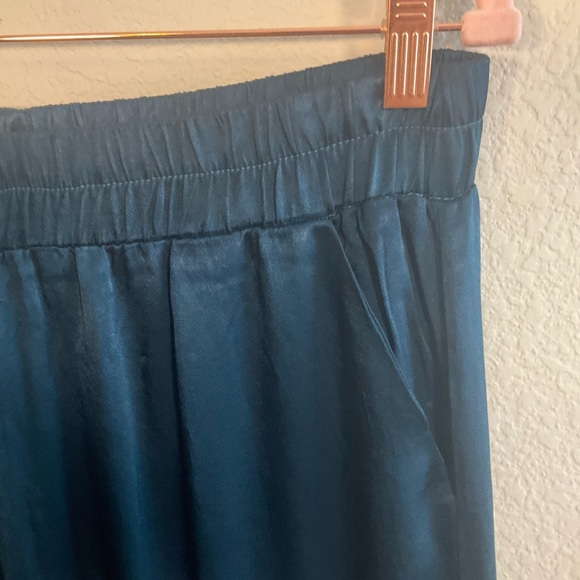 NWT, Lanston Blue Wide Leg Pants with Flowing Fabric - Picture 3 of 5